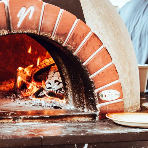 5 Lessons At-Home Pizza Makers Can Learn From the Pros